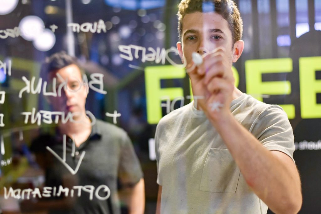 los mejores influencers de SEO: Romual Fons, Chuiso, etc