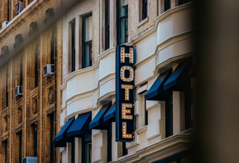Marketing para Hoteles: La Guía Definitiva para 2026 (Con Datos Reales del Mercado Español)